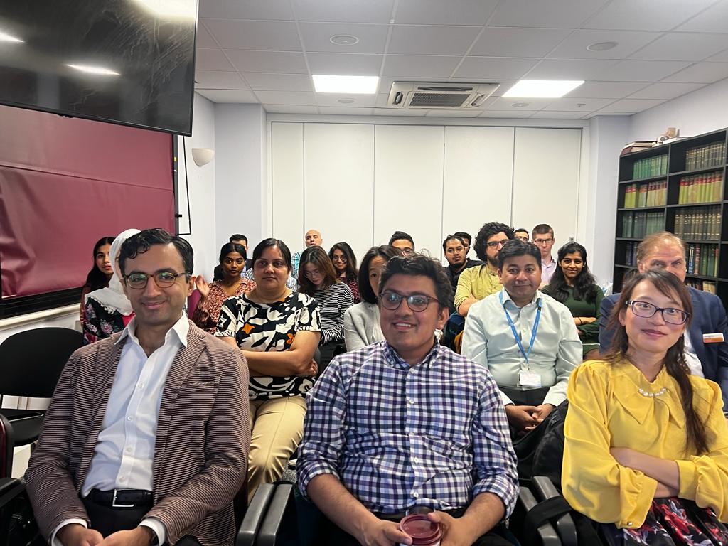 Great to be back teaching face to face at the Western Eye. Well done to everyone for making this happen. Happy faces evertywhere 🥰 @imperialNHS_CEO @ImperialNHS_COO @drlauracrawley @phillip_miriam @Londoneyedr @nickieyoung31 @K3rry4de @Bhavinmaru2020 @RickiSimson 🥳🎉🎇