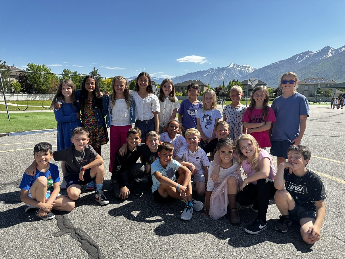 CTrommels's tweet photo. We had lots of fun in the sun these past couple weeks! Going to miss these awesome 3rd graders! https://t.co/XgpbbNtp7U