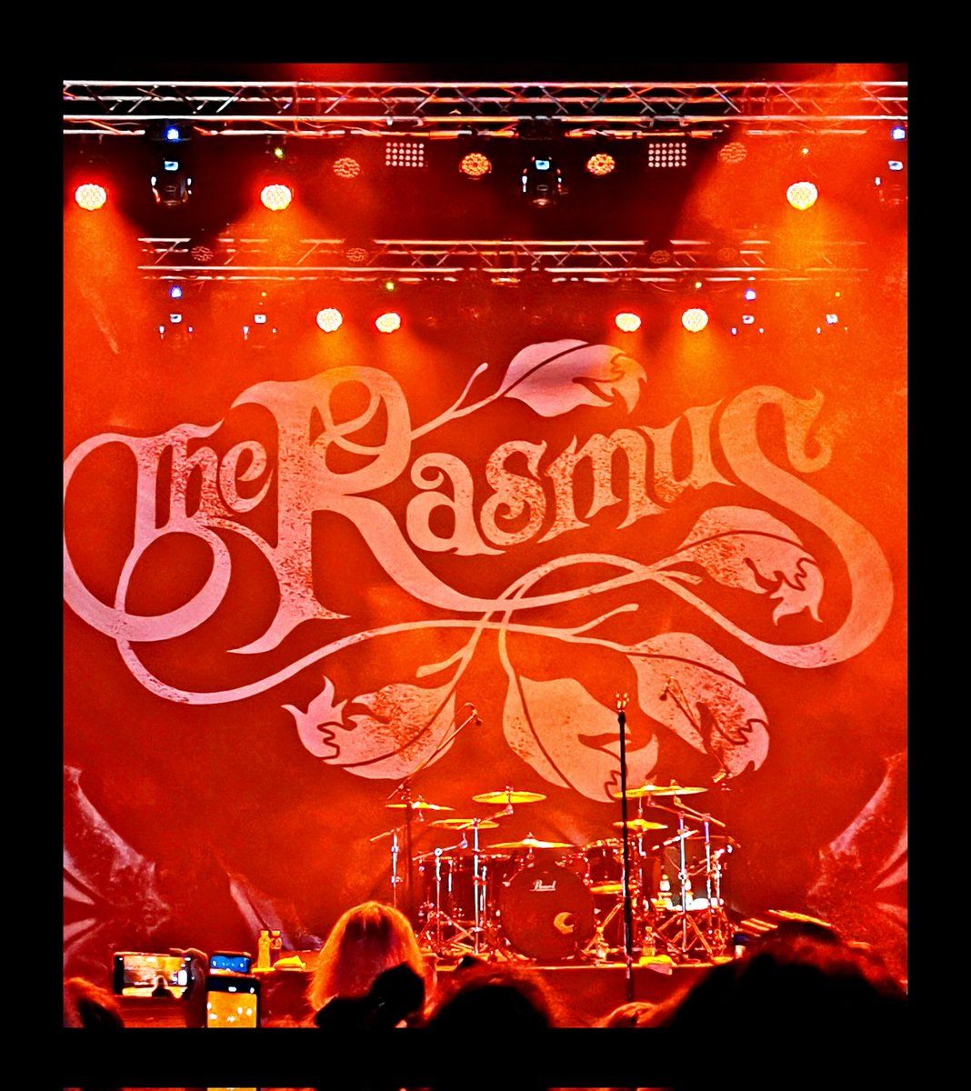 noelintu's tweet photo. The Rasmus en Chile🖤
Live and never die tour 2023✨
Sábado 20 de mayo 2023 / 21:00 hrs. Teatro cariola 😍
#therasmus https://t.co/XvXIOh8Zu8