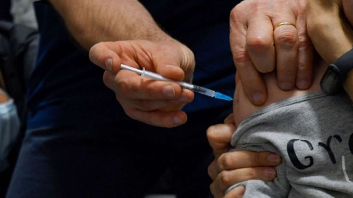 Refuerzos de #vacunas contra el #covid: el Gobierno actualizó las recomendaciones para grupos de riesgo masnoticias.live/index.php/gene…