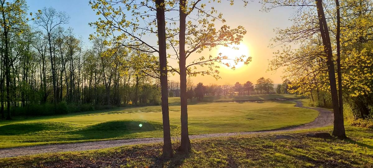 The course is in incredible shape, and scoring conditions are excellent.  A huge shout out to our unbelievable grounds crew, Superintendent, and Pro Shop staff for all their hard work creating a premium golfing experience for all of our patrons!

#golflcc

mailchi.mp/livingstoncc/j…