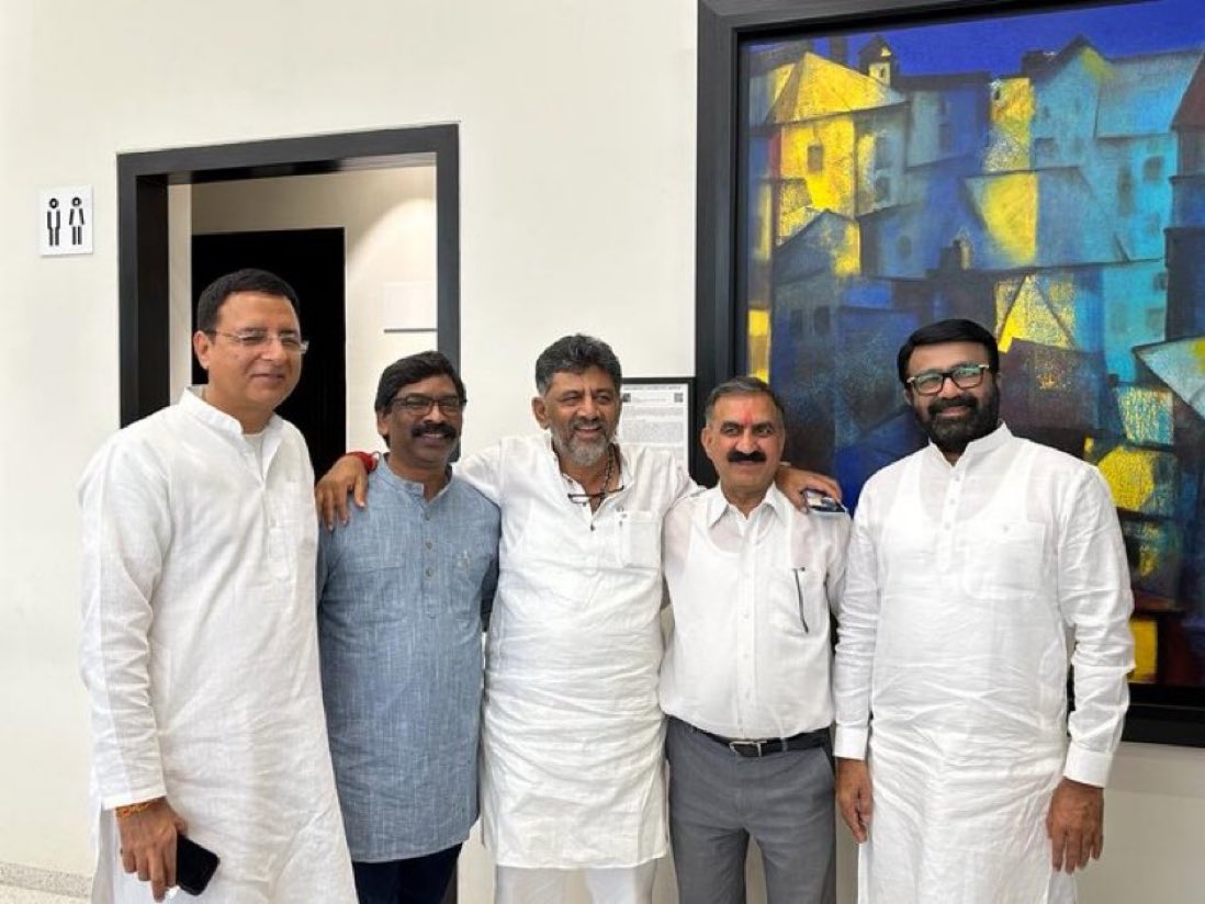 Ambiencerajat's tweet photo. Nice Photo @rssurjewala remain Young Forever & @DKShivakumar Dynamic Smart & Hardworking #Sukhu #CMHP fulfilling Promises @INCIndia need To Lay Out His plan of #Governance https://t.co/EtlqOsLrDD