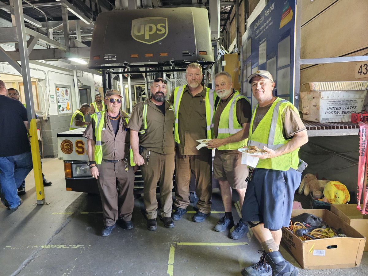 Congrats on 30 years of service Big John! What an amazing accomplishment!! 

<a href="/mmarshall35/">Michael Marshall</a> <a href="/UPS/">UPS</a> <a href="/CP_UPSers/">Central Plains</a> <a href="/UPSers/">UPSers</a> <a href="/CACHFeeder/">CACH Feeder</a>