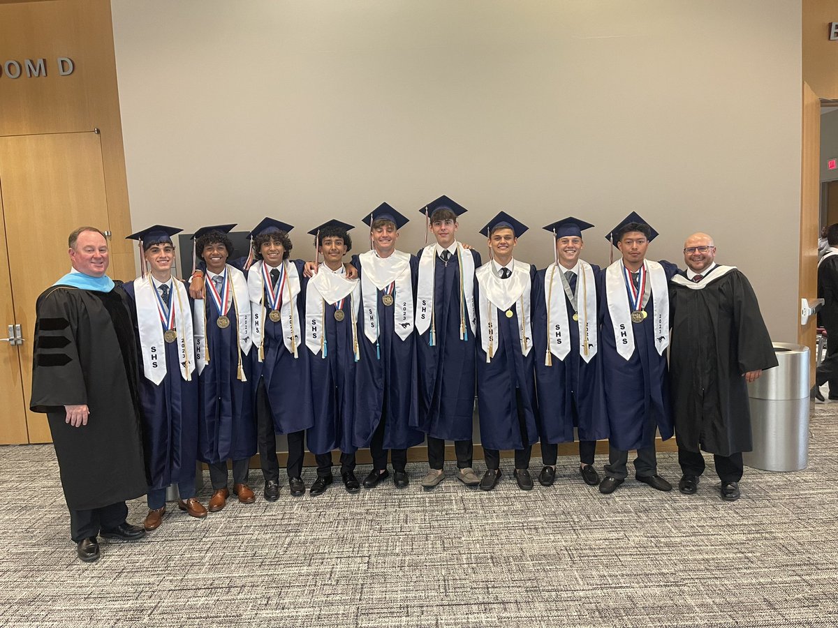 SachseHS_Soccer's tweet photo. Excited to watch these guys start their next journey! Thank you for all the memories guys…you are truly a special group that has left quite a legacy!!!
👨‍🎓 ⚽️ #runmustangsrun
@SHS_Mustangs @gisdnews @DallasTexans1 @BarstoolSachse https://t.co/meW1vM30Mz