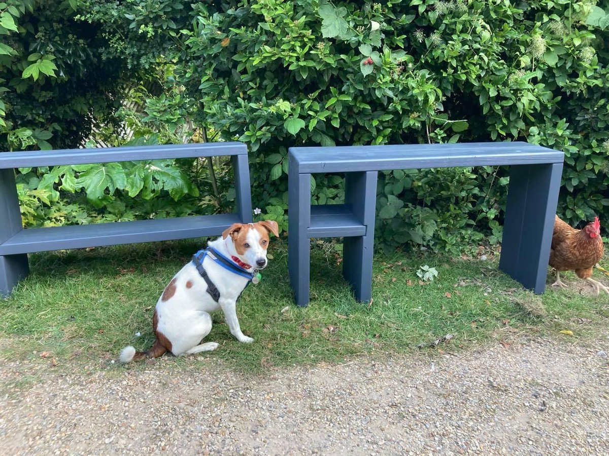 ravenaboutwood's tweet image. 📣 Porch storage units!
For our lovely neighbours I created two storage units and finished them in anthracite grey wood stain to match their new porch. Thank you Beverly, so glad you like them. #storageunits #bootstorage #bespokewoodwork