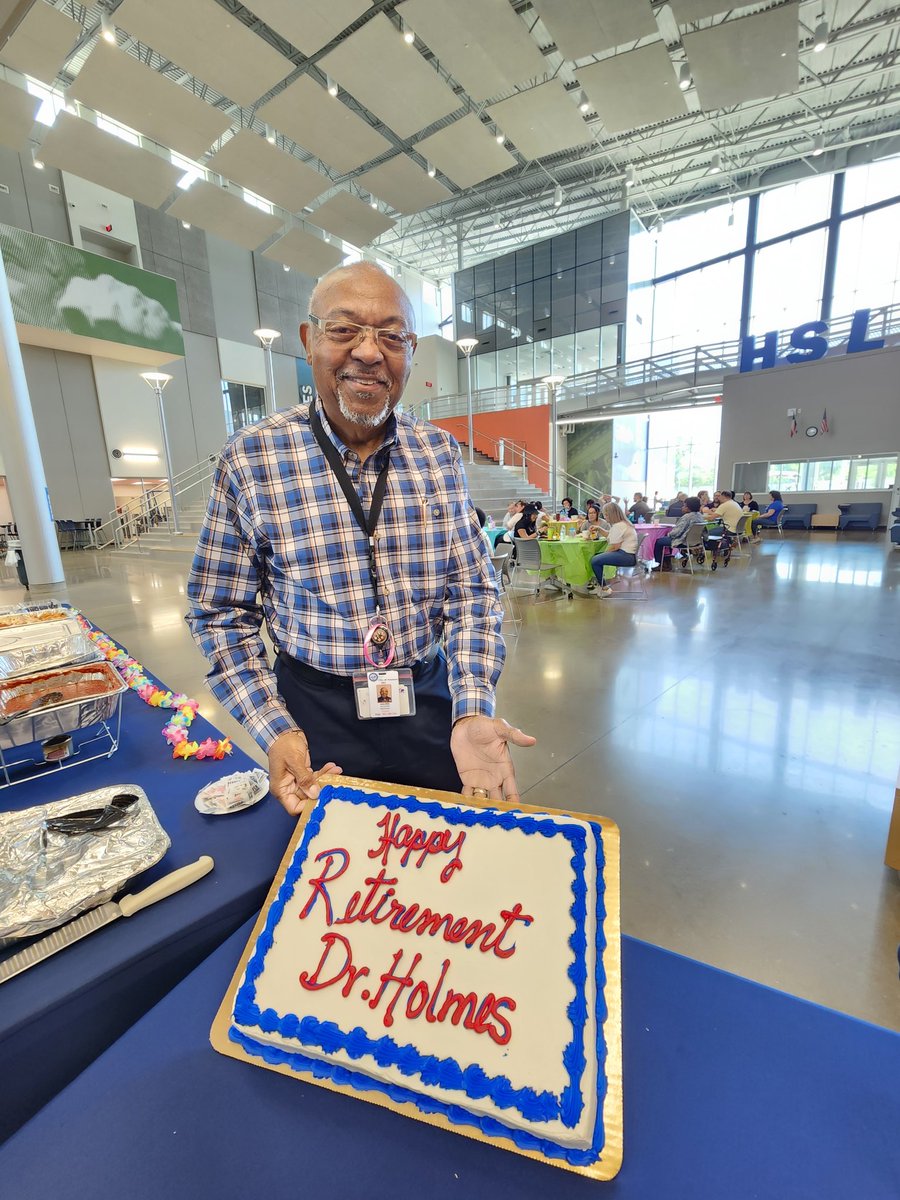 HSLawAndJustice's tweet photo. Thank you, Dr. Holmes for devoting 39 years of your life to public education. Your impact on the students and staff of HSLJ will be felt for years to come. Enjoy your retirement, Dr. Holmes! We wish you the very best. @HoustonISD @HISDCTE https://t.co/sIgl78Y8ow