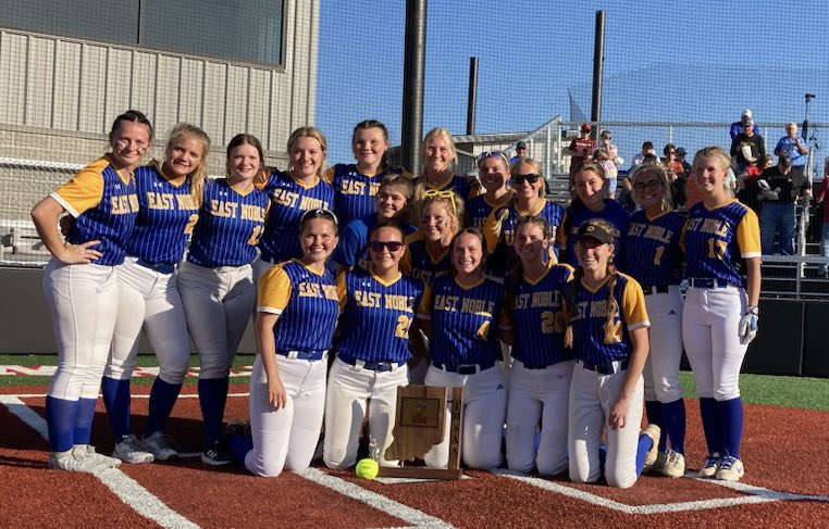 EN Knights Softball tweet media