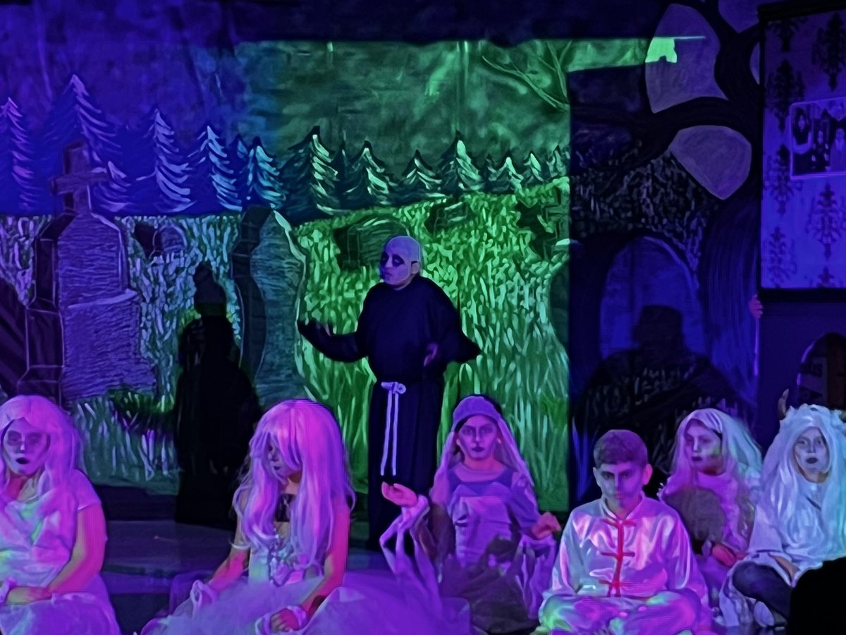 Nora De Leon tweet media