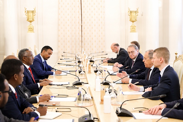 وزيرا خارجية #روسيا و #الصومال يناقشان تعزيز التعاون بين البلدين
#قنا
ow.ly/oTw250Oyipa