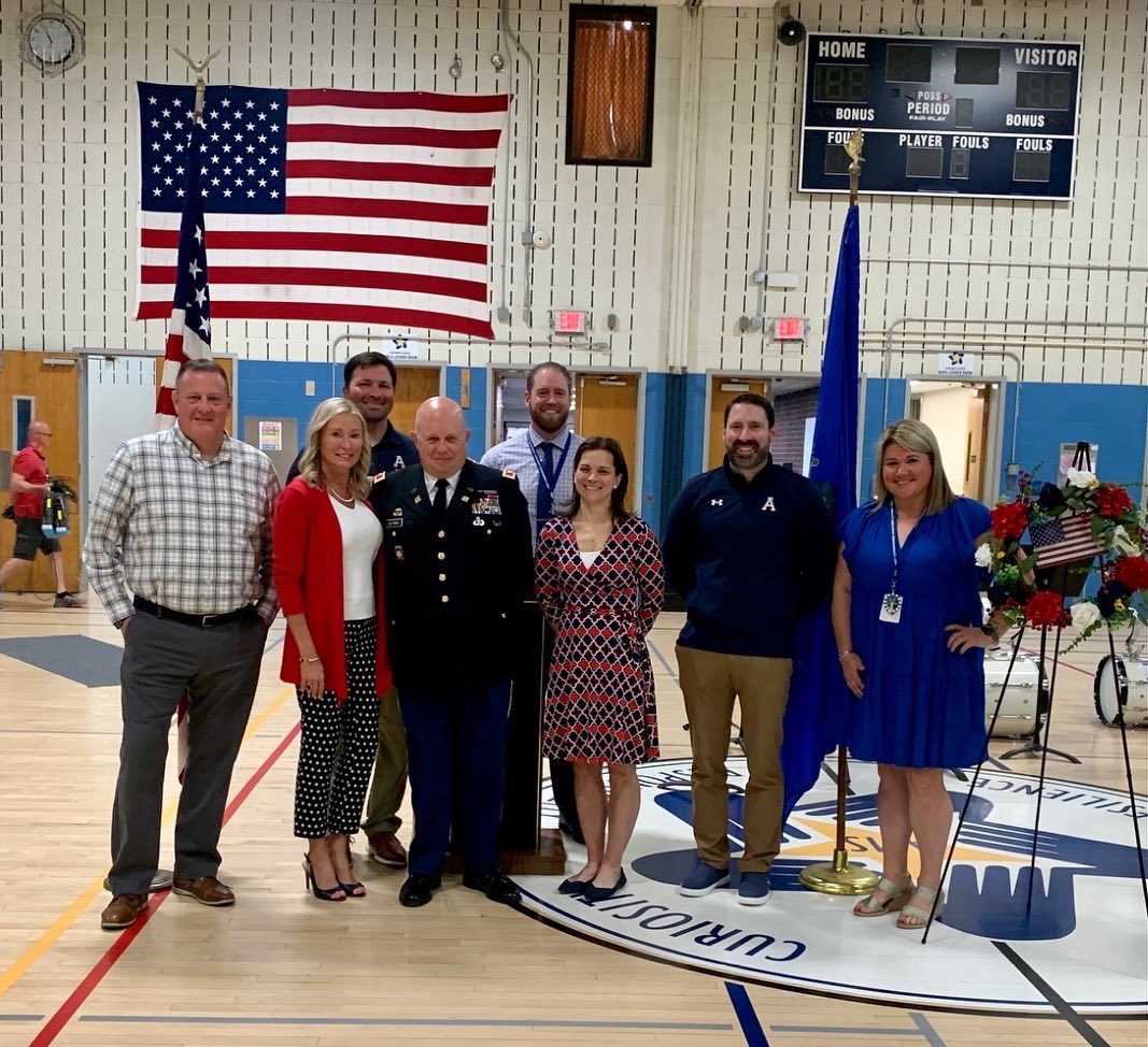 Ms. Wallace tweet media