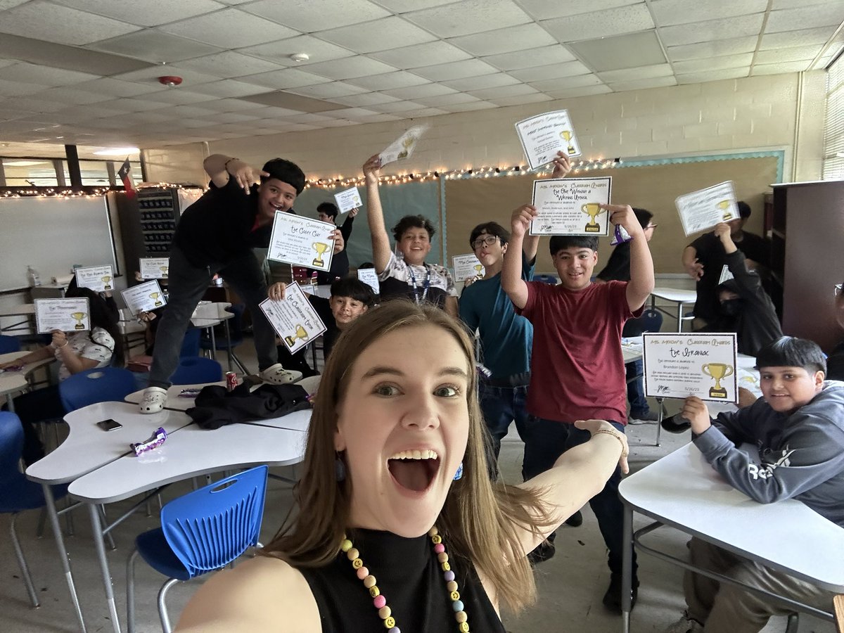 MsMixonELA's tweet photo. Such a phenomenal and fun last day of class giving all 72 of my students their own awards!! #celebratingscholars #aldineconnected #ldoc #firstyearteaching @AldineMS_AISD https://t.co/v3VgMcLpL3