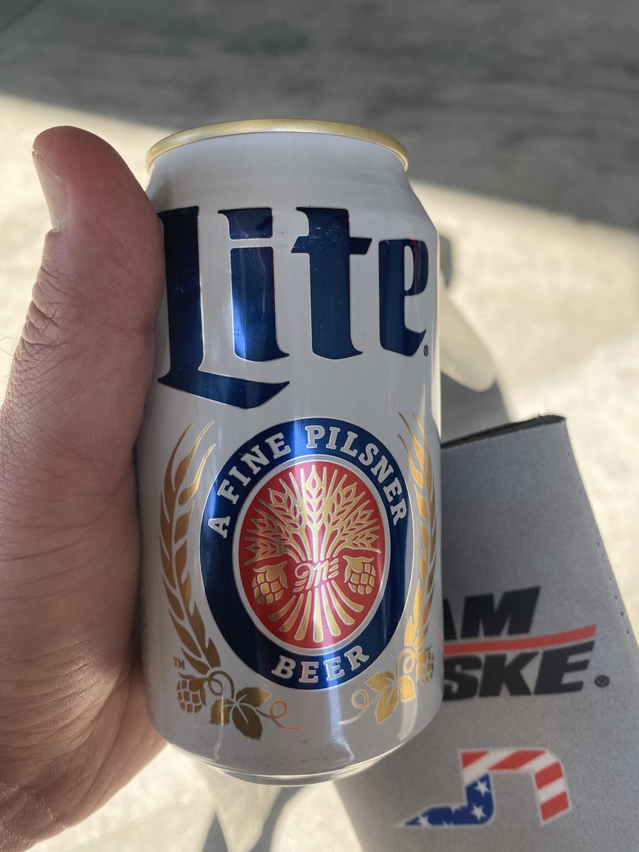 kyle42778's tweet photo. Great day @IMS.  Thank you @MillerLite for sponsoring Carb Day! https://t.co/o0qkp2wUhO