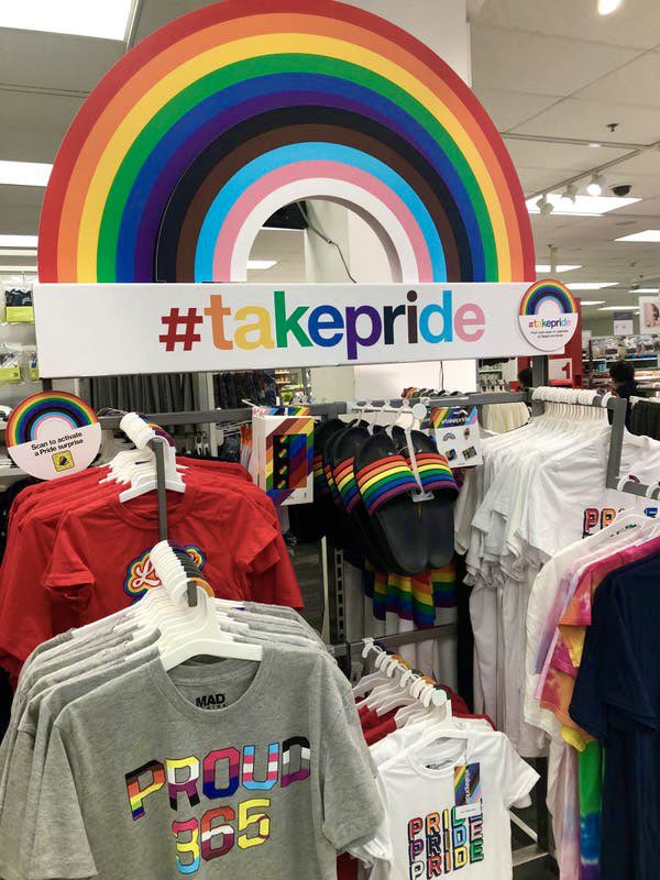 LakotaMan1's tweet image. Attn: “straight” men, 

If this offends you or angers you in anyway, you’d better reach down and make sure you still have a set of balls.