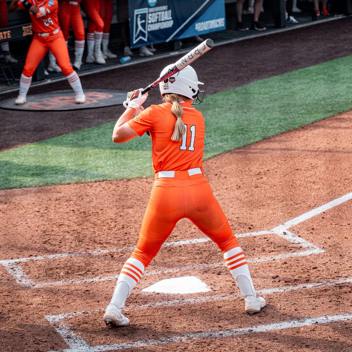 The Cowgirls pile on SIX RUNS in the fifth inning to bust this one wide open.

M5 | OSU 7 - UO 0

#AllOne | #GoPokes