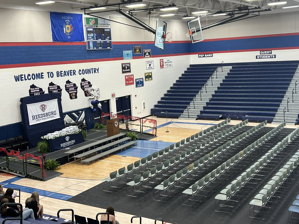 All is in place for @RAHSburg #Classof2023 graduation! #ReedsburgPride teamreedsburg.com/?mibextid=Zxz2…
Or Facebook facebook.com/reedsburgschoo…