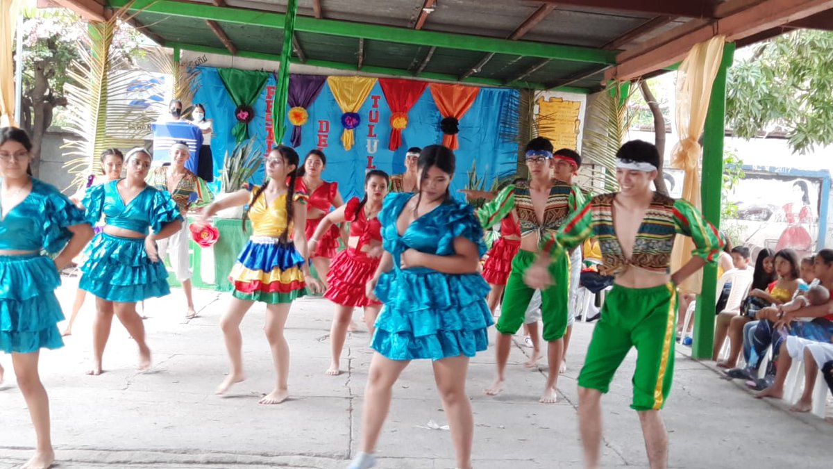 ArlencitaCast's tweet photo. #Winamba Festival del "Tululu" en los Centros Escolares haciendo honor a la Costa Caribe.
#EnVictoriasEducativas https://t.co/wFqP8Uzhd0