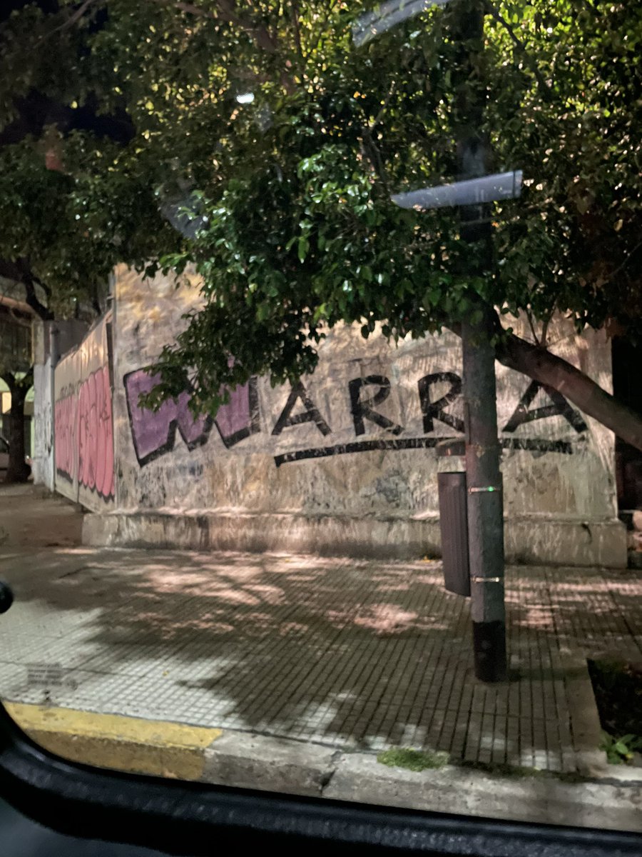 fflori_ta's tweet photo. Las calles de la ciudad hablan @RAMIROMARRA https://t.co/hn1qFiCRjk