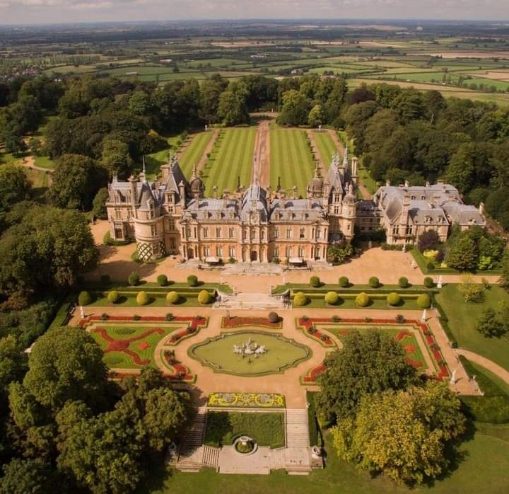 Beautifull view on Waddesdon Manor, Rothschild family house