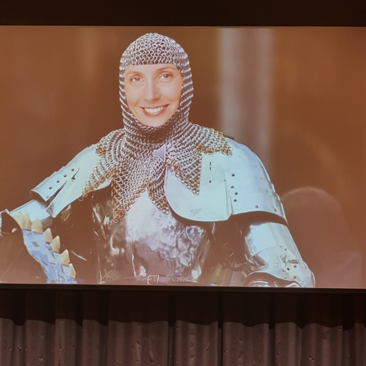 Carolyn Ledowsky tweet media