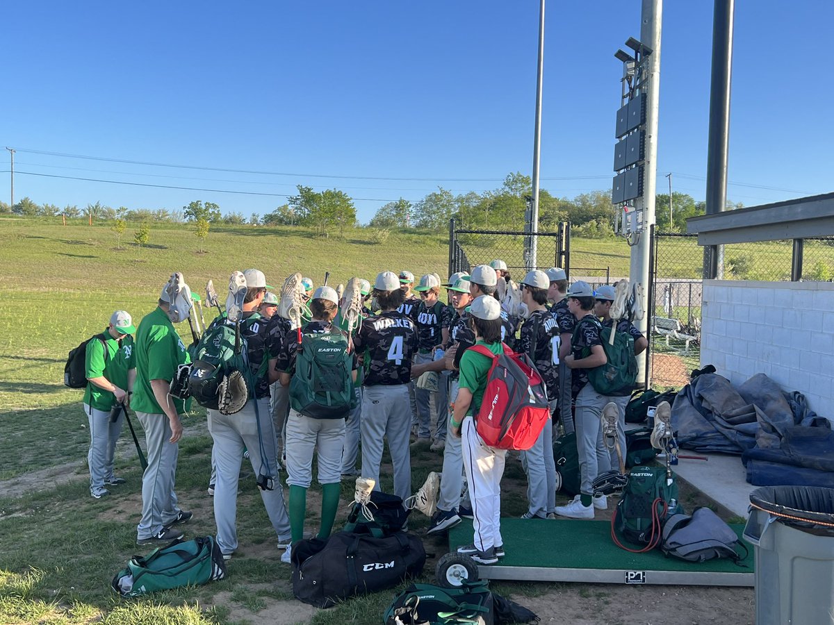 Novi wins 10-1 vs Saline! 6 RBI from Andrew Kummer! 13K from Andrew Abler! @AndrewKummer22 HR 2B 6RBI😳 @BrettReed126 @AuriliaJohnny 2H @_BrendonBennett @AlexCzapski @lawler_thaddeus 1H W: @AndrewAbler12 6IP 13K 0BB 0ER 😳 @AlexCzapski 1IP 1K 0R @LegacyMI_BAS @ColdWeatherBats