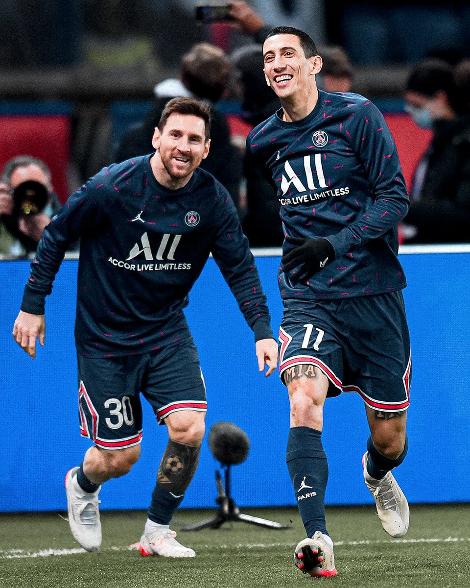 Ligue1_ENG's tweet photo. 𝘈𝘙𝘎𝘌𝘕𝘛𝘐𝘕𝘐𝘈𝘕 𝘍𝘓𝘈𝘐𝘙 🇦🇷✨

Can Messi (16 with 2 games left) reach Di Maria's league assists record (18) in a single in season? https://t.co/sigkD8pppP