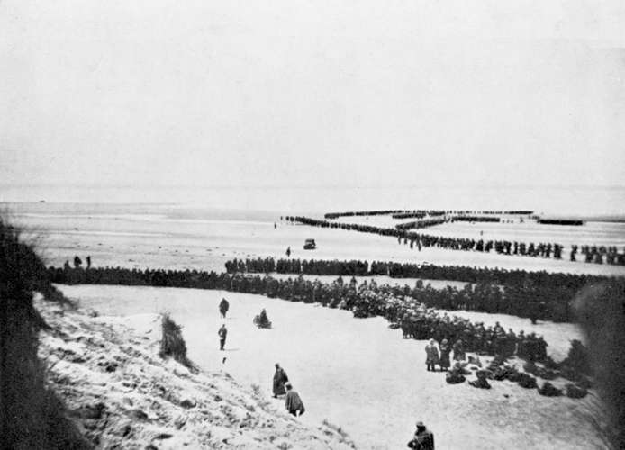 During the Battle of Dunkirk from May 26 to June 4, 1940, some 338,000 British Expeditionary Force and other Allied troops were evacuated from Dunkirk to England as German forces closed in on them.

#WeRememberThem