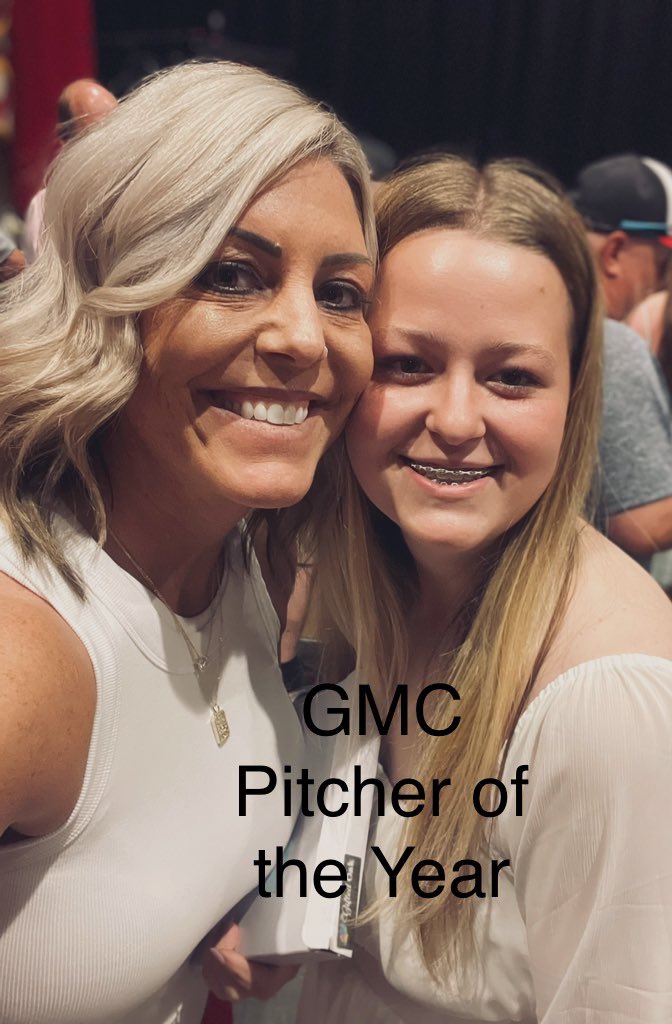 3 All State Players ✔️3-1st Team All District Players✔️9 GMC Award Winners✔️TEAM gpa of 3.8 (10 w/4.0) ✔️26-2 season ✔️ Sectional Championship ✔️ Back-2-Back GMC Champs ✔️GMC Player of Year✔️ GMC Pitcher of Year ✔️ What a 🥎 season! Class of 2023: You left your mark! #OHSBfamily