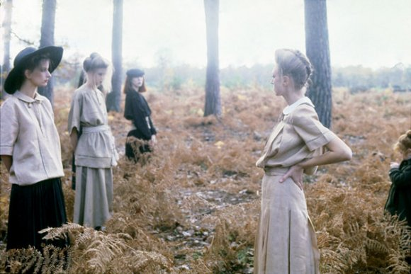 Ana_lves's tweet photo. Women In The Woods by Deborah Turbeville for VOGUE Italia. 1978 https://t.co/0yedg41a2i