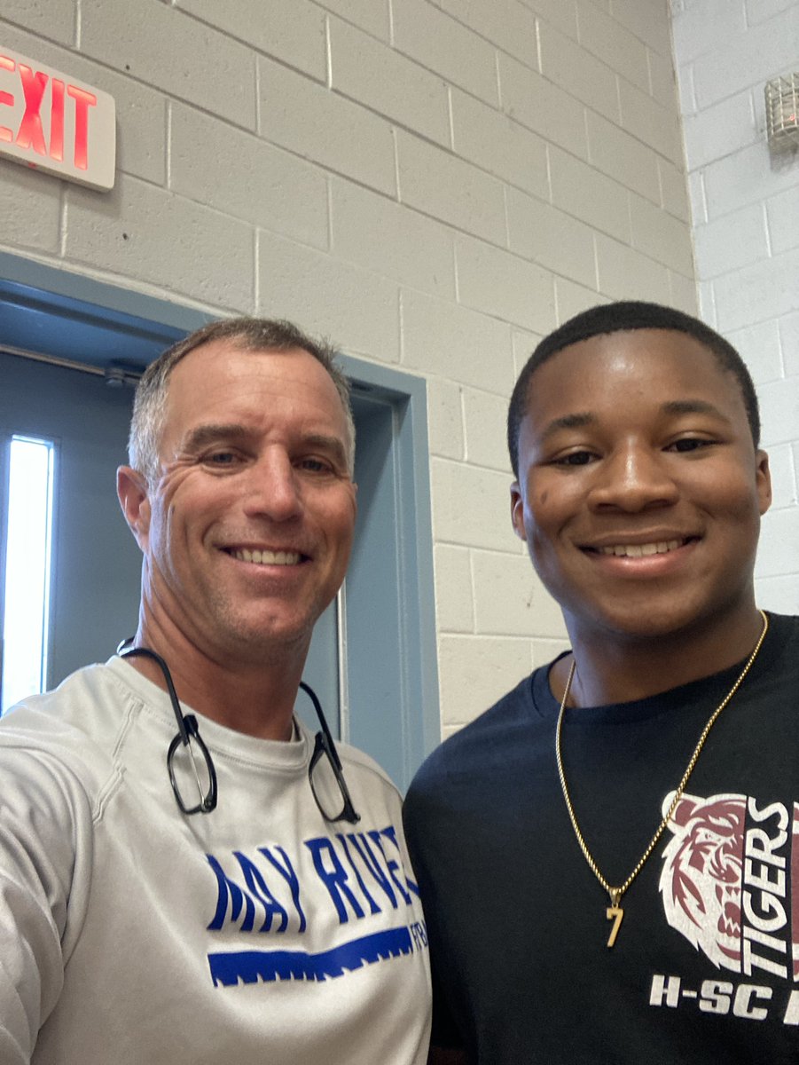 Rodney Summers (@coachsummers1) on Twitter photo #Culture Always great to have former players like <a href="/MelikF7_/">Melik Frost 7️⃣</a> come by and see me when the are home <a href="/MRsharks1/">May River Football</a> #Culture Always great to have former players like <a href="/MelikF7_/">Melik Frost 7️⃣</a> come by and see me when the are home <a href="/MRsharks1/">May River Football</a>