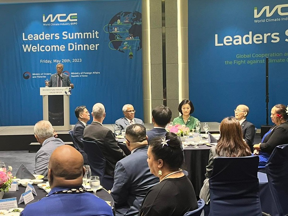 ForumSEC's tweet photo. Ahead of the 1st Korea-Pacific Leaders' Summit in Seoul on May 29th, Forum SG @HenrytPuna, Pacific leaders were welcomed to the May 27th World Climate Expo-Leaders' Summit in Busan.
See https://t.co/Lrdwf7j5RY
#OceanClimateNexus #Pacific2050 #Fisheries @MOFAkr_eng @jenny_hekim https://t.co/f2sOqEHDUd