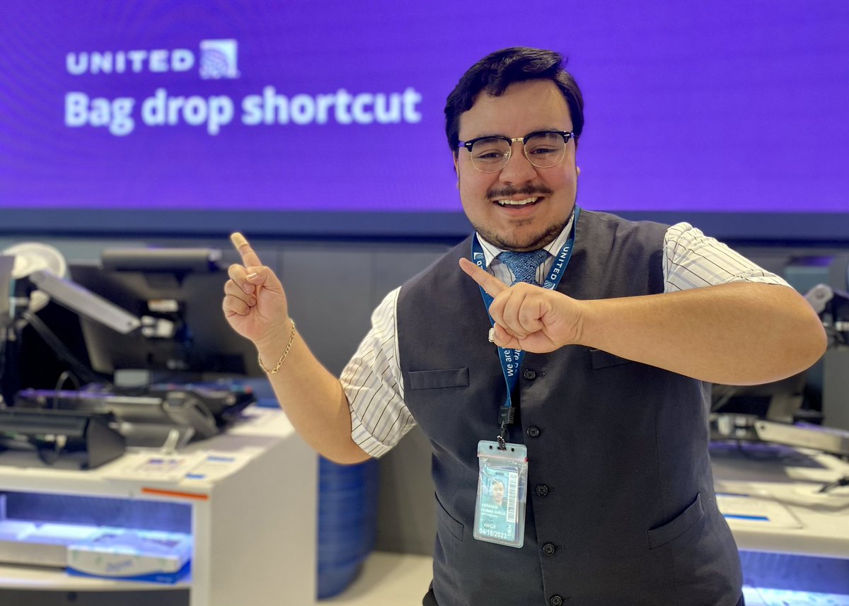 DEN summer travel season is upon us, if already checked in and paid for your bags, skip the queue with bag drop shortcut at the lobby. 💼 ✈️ 👏🏼 #TeamDENCS @MattatUnited @mcgrath_jonna @StephenStoute @jonathangooda @vjpassa #GoodLeadsTheWay