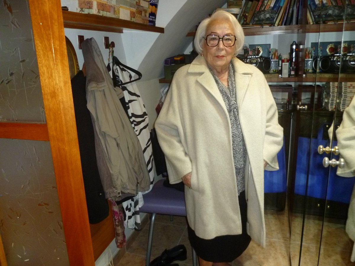 sants3radio's tweet photo. Margarida Gascón, la santsenca que va crear la primera acadèmia de costura de Sants pel mètode Rovira.👗 Al #SantsMontjuïcAlDia la @OlgaNM7 entrevista a la Marga, nascuda al barri al 1930, veïna del carrer Finlàndia i que ens explica la seva història.

🎙️https://t.co/3DDJPFTu1W https://t.co/EUknOmmTli