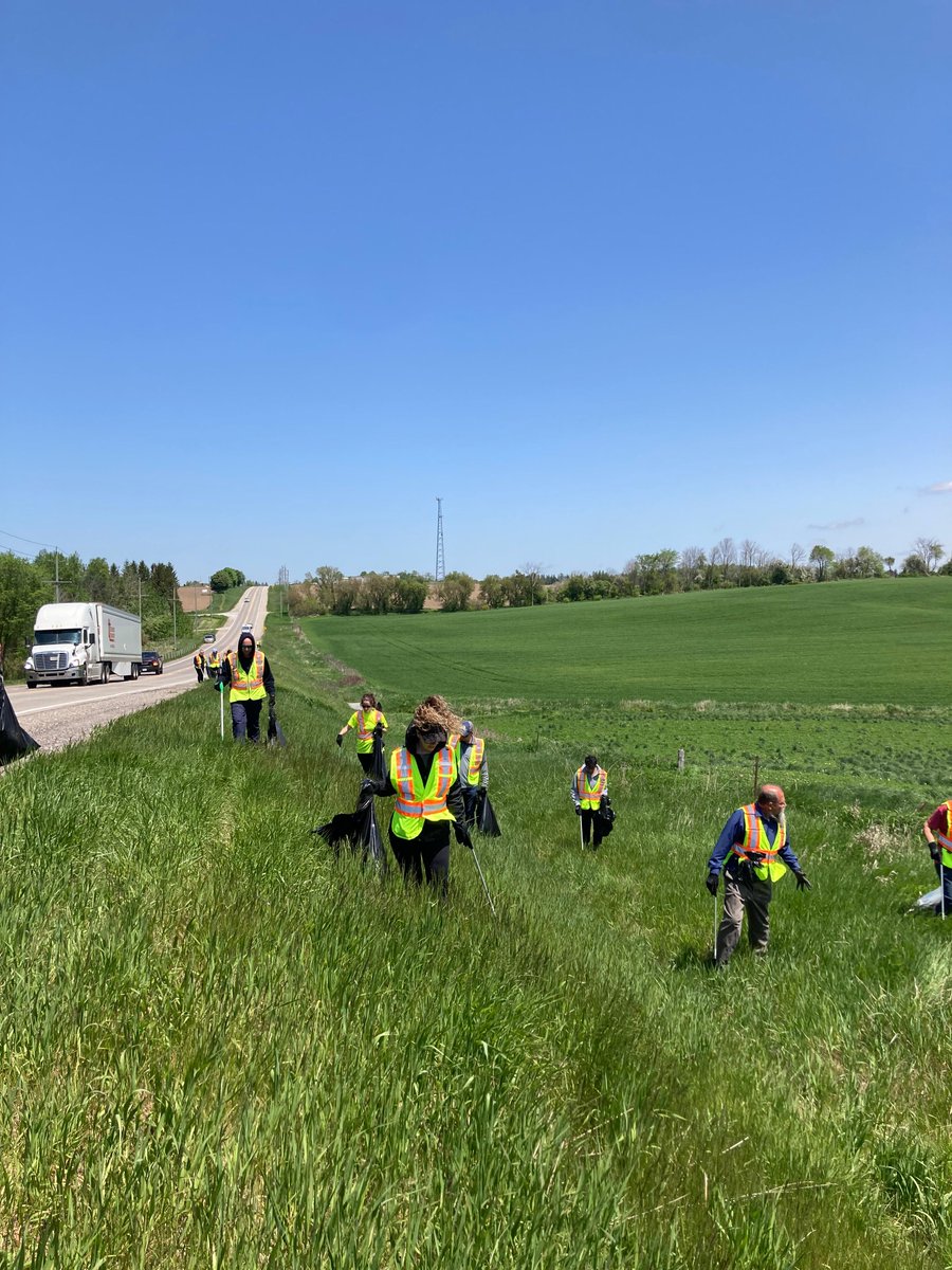 For #NPWW, #WellingtonCounty's Engineering Services team led County staff in a roadside clean-up this Wednesday. This Adopt-a-Road activity is a great team-building opportunity that helps keep our communities clean. 
Learn more at ow.ly/WSWU50Oy6tU to learn more.