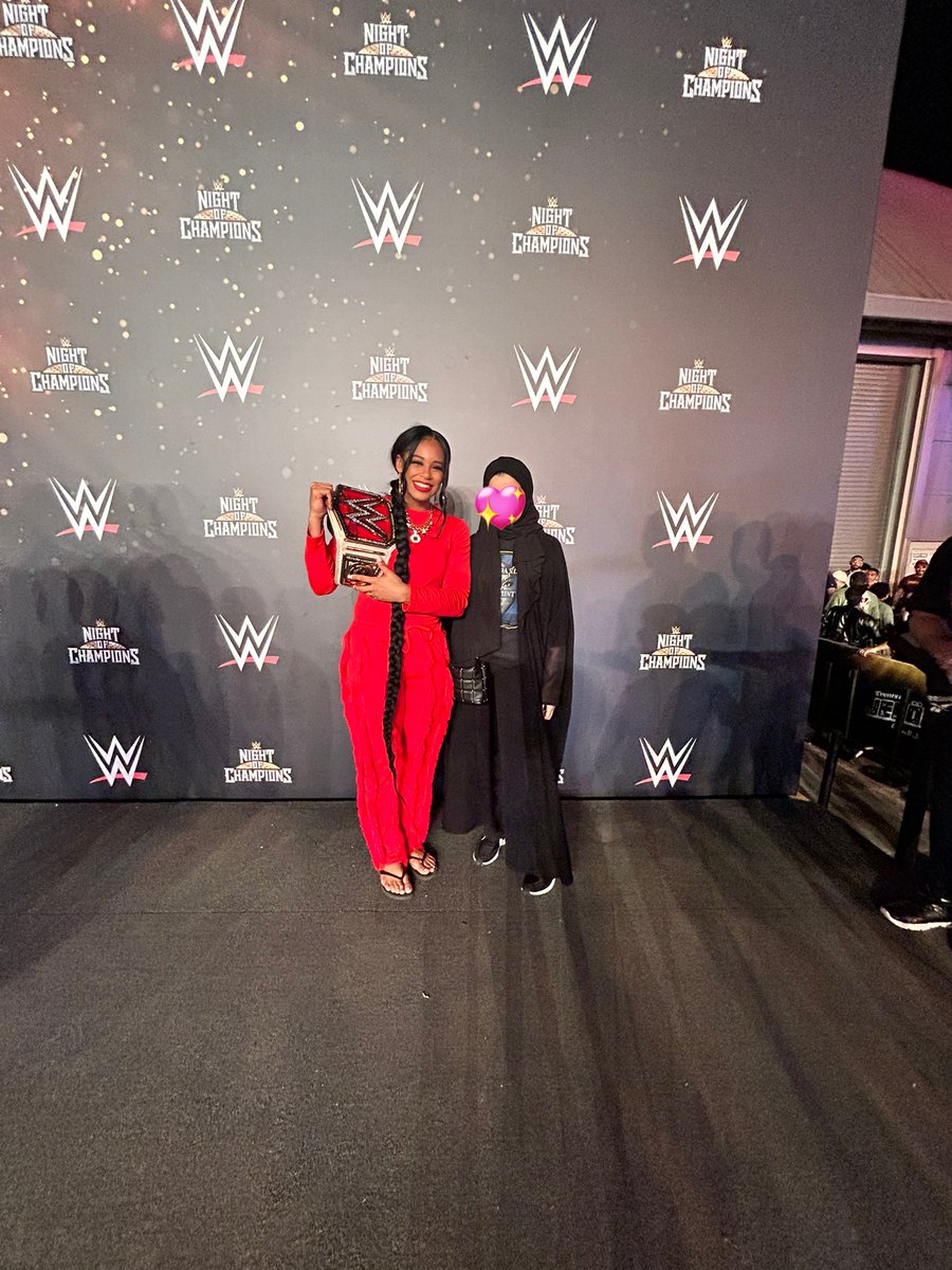 Me with A MOTHERRRRR ❤️ she’s bEST @BiancaBelairWWE #WWENOC