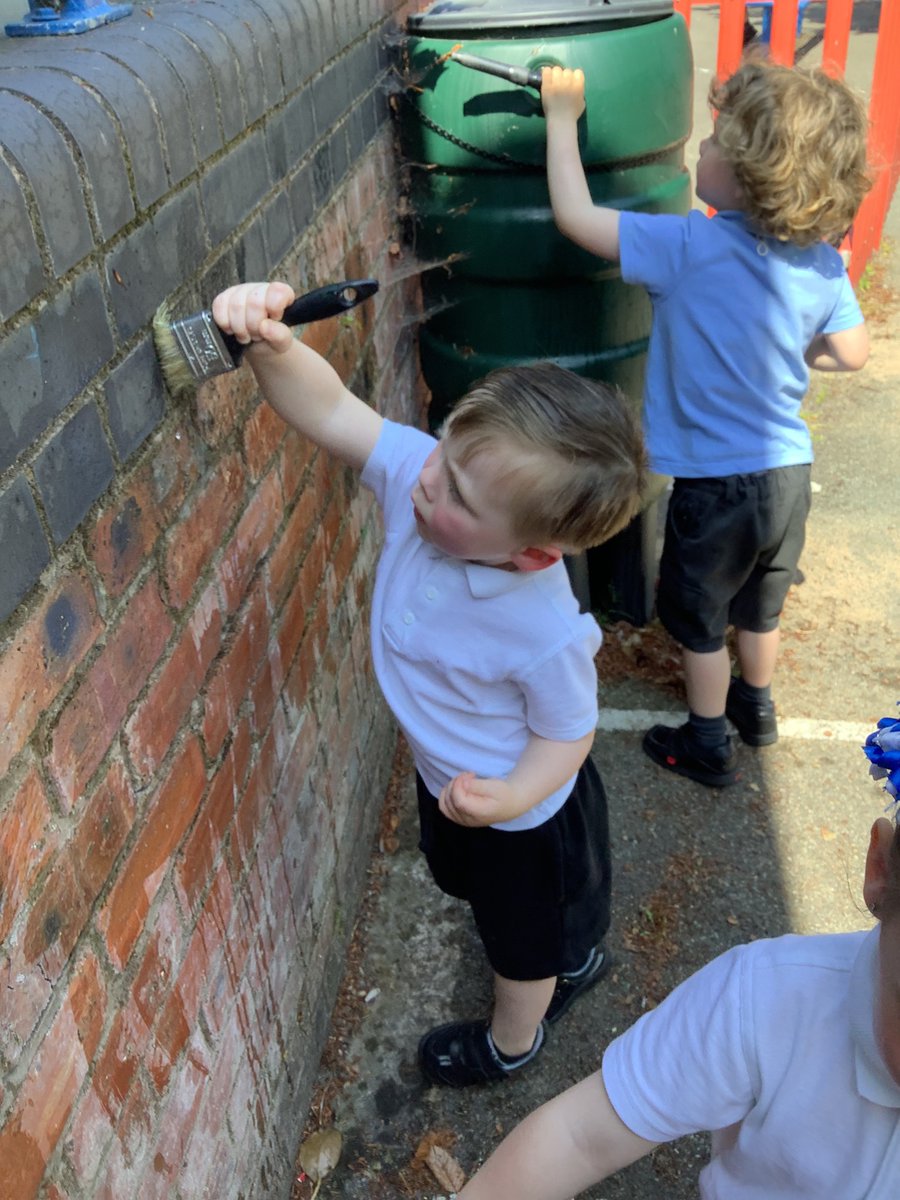 Do you need your playground decorating? Contact the F1 painters!
#eyfs #physicaldevelopment