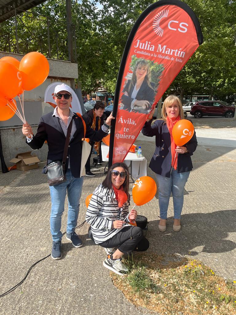 villarroel_cs's tweet photo. La candidatura de @juliaciudadana ha trabajado muy duro esta campaña para trasladar a los abulenses los proyectos para la ciudad.

En Ávila tienen que ser valientes con su voto. Ciudadanos es un proyecto de centro, moderado, de diálogo, y social.

#Ávilatequiero #CentradosenÁvila https://t.co/oHy8MEwiAw