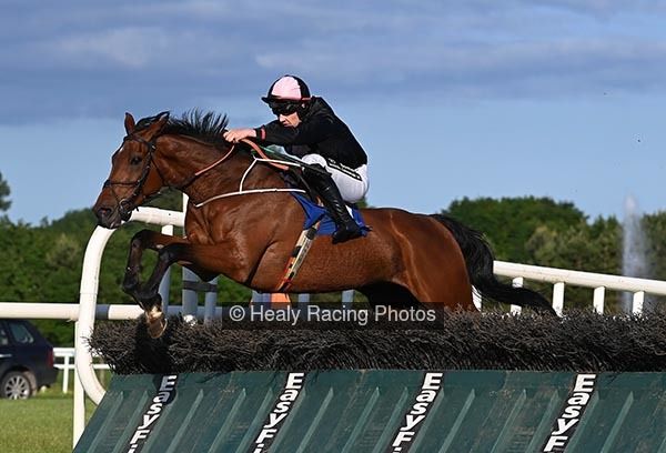 irishracing.com tweet media