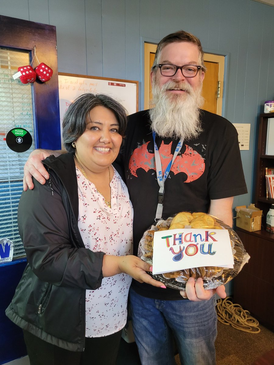 Teamwork definitely makes the dream work! We love the partnership we have at #WestZD6 with our food service provider. Thank you for bringing in delicious home made cookies to celebrate the end of the year. #ZionD6 <a href="/JedwardsJoseph/">Joseph Edwards</a>