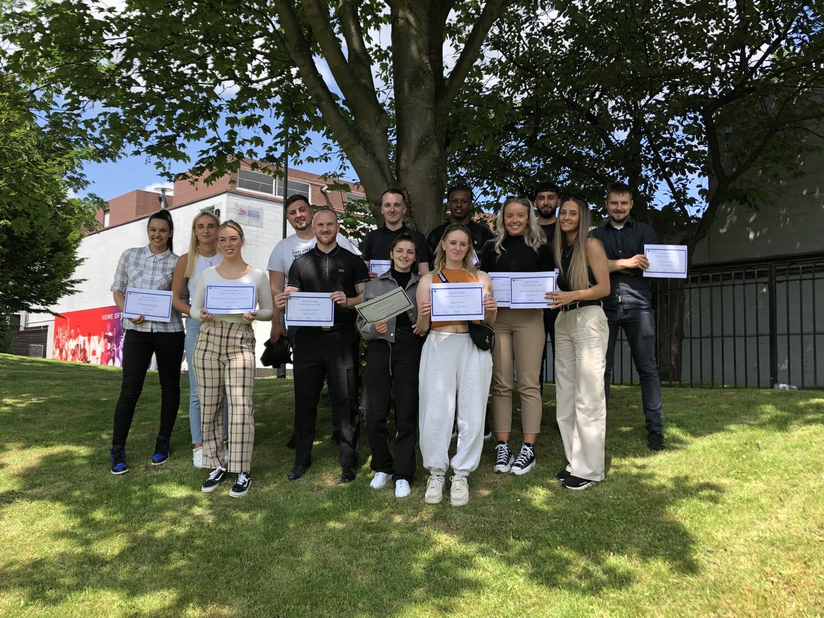 WLV_SPT's tweet photo. What a lovely bunch, the class of 2023, our first graduating cohort @wlv_uni the last 3 years have been a pleasure. Best of luck for whatever comes next, you will be great! @TheSSTofficial #joinedthepack 🐺🐺 https://t.co/KXDrBATMmy