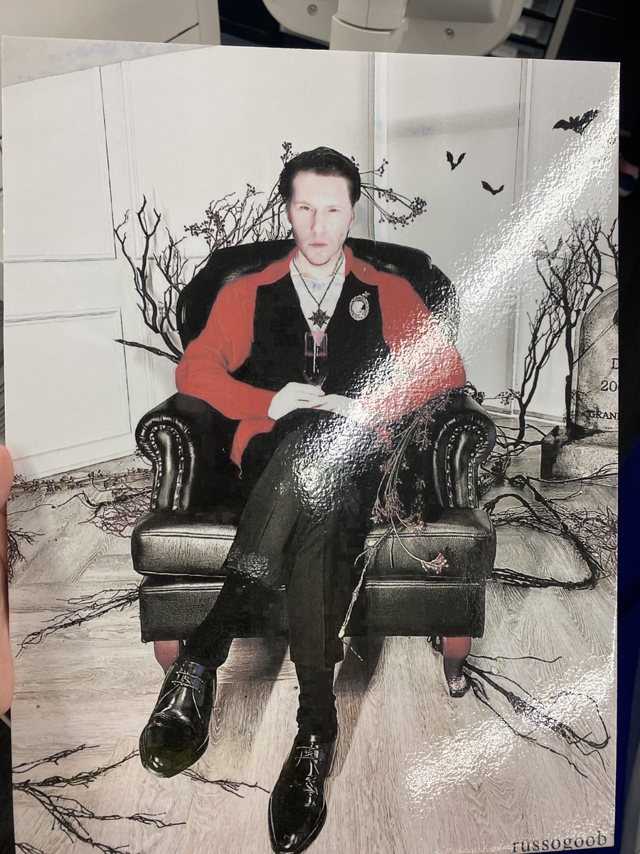 4marsbot's tweet photo. hes coming alive 🧛🏻👹 https://t.co/hOBgWY1Q5K