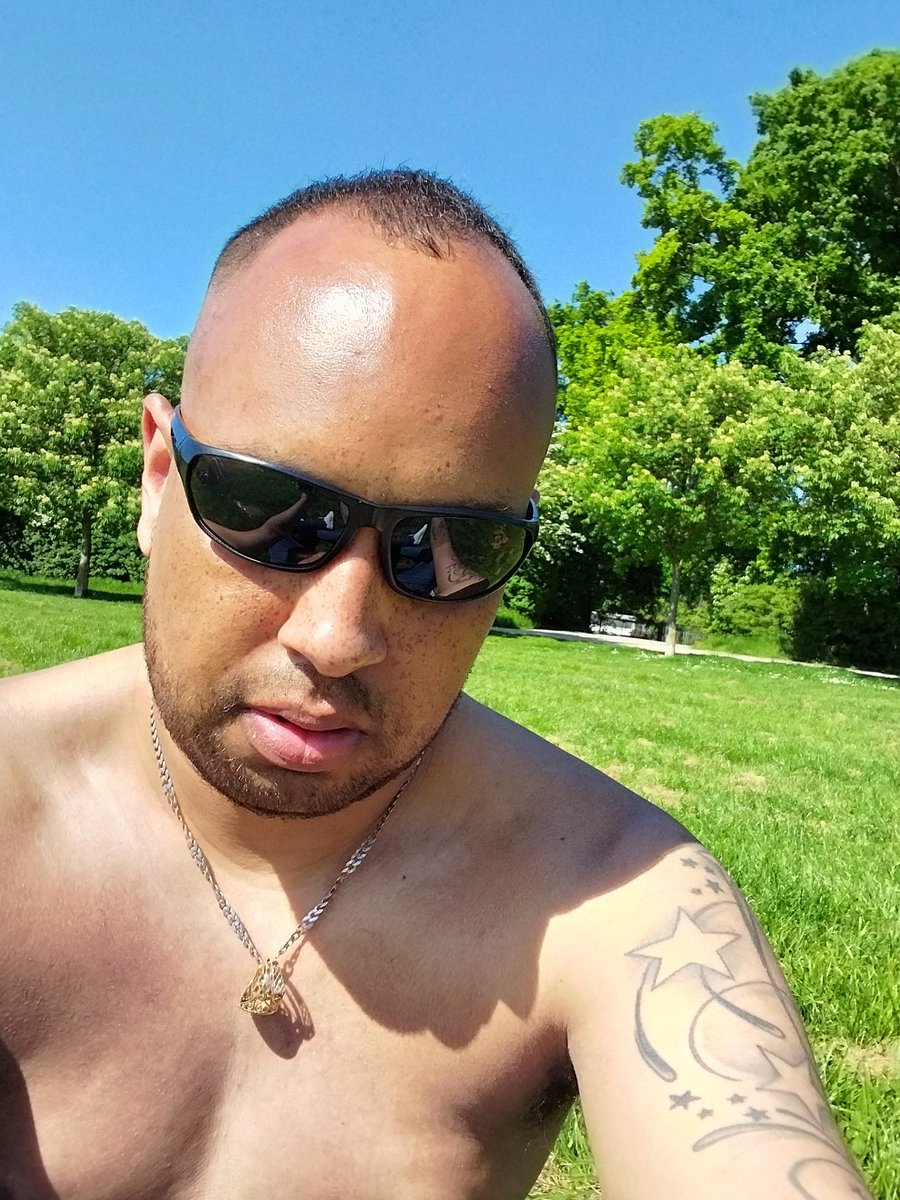 DMS1515supercar's tweet photo. Part 2 of the sunshine #lgbt #gay #gaysun https://t.co/j0zN8D838M