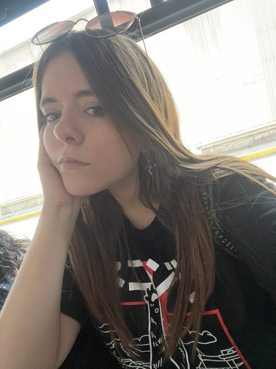 fkcristina 🌸 on Twitter: " ️🧳"