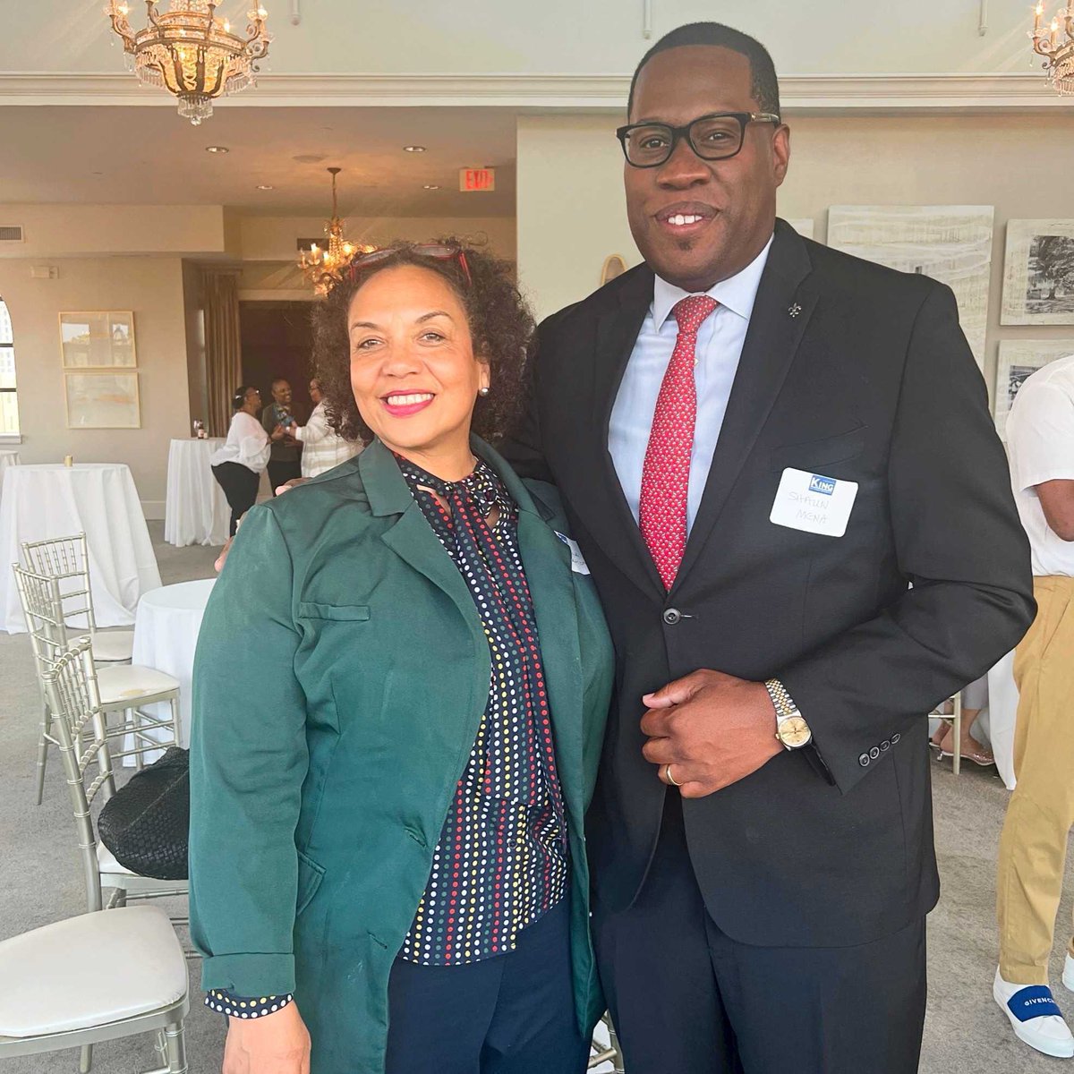 🧵Thank you to Councilmember @freddiekingiii for hosting a wonderful fundraiser last night! I was grateful for the chance to meet with so many of our local changemakers, leaders like Clerk @DonnaMGlapion & Clerk @votelisadiggs.

#NOLA #NewOrleans #lalege #lagov