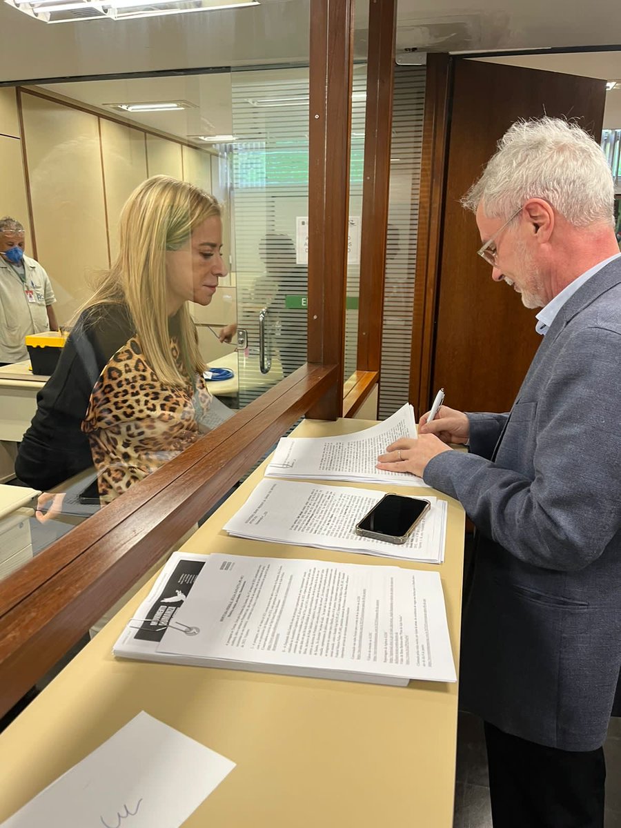 Homero Gomes (@homerogomes) on Twitter photo Protocolamos ontem o pedido de cassação da Deputada Júlia Zanatta (PL-SC) com milhares de assinaturas colhidas pelo Instituto <a href="/HumanizaSc/">HumanizaSC</a>. Não é possível confundir liberdade de expressão com discurso de ódio em todas as suas formas. Protocolamos ontem o pedido de cassação da Deputada Júlia Zanatta (PL-SC) com milhares de assinaturas colhidas pelo Instituto <a href="/HumanizaSc/">HumanizaSC</a>. Não é possível confundir liberdade de expressão com discurso de ódio em todas as suas formas.