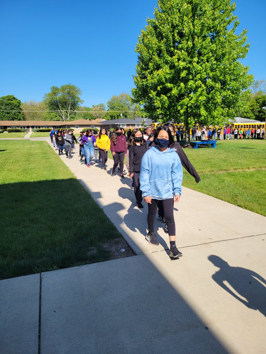 5th graders at #WestZD6 were welcomed to #ShilohZD6 and learned all about middle school! Our students asked great questions and had a good time. #ZionD6 <a href="/JedwardsJoseph/">Joseph Edwards</a>