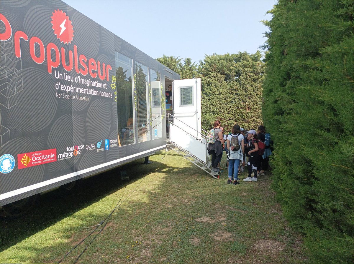 AlainGrycan's tweet photo. @instantscience participe au festival Prim'Aude avec son #Propulseur à Lézignan-Corbières ce week-end.
#Fablab https://t.co/Mn2iyo3wnU
