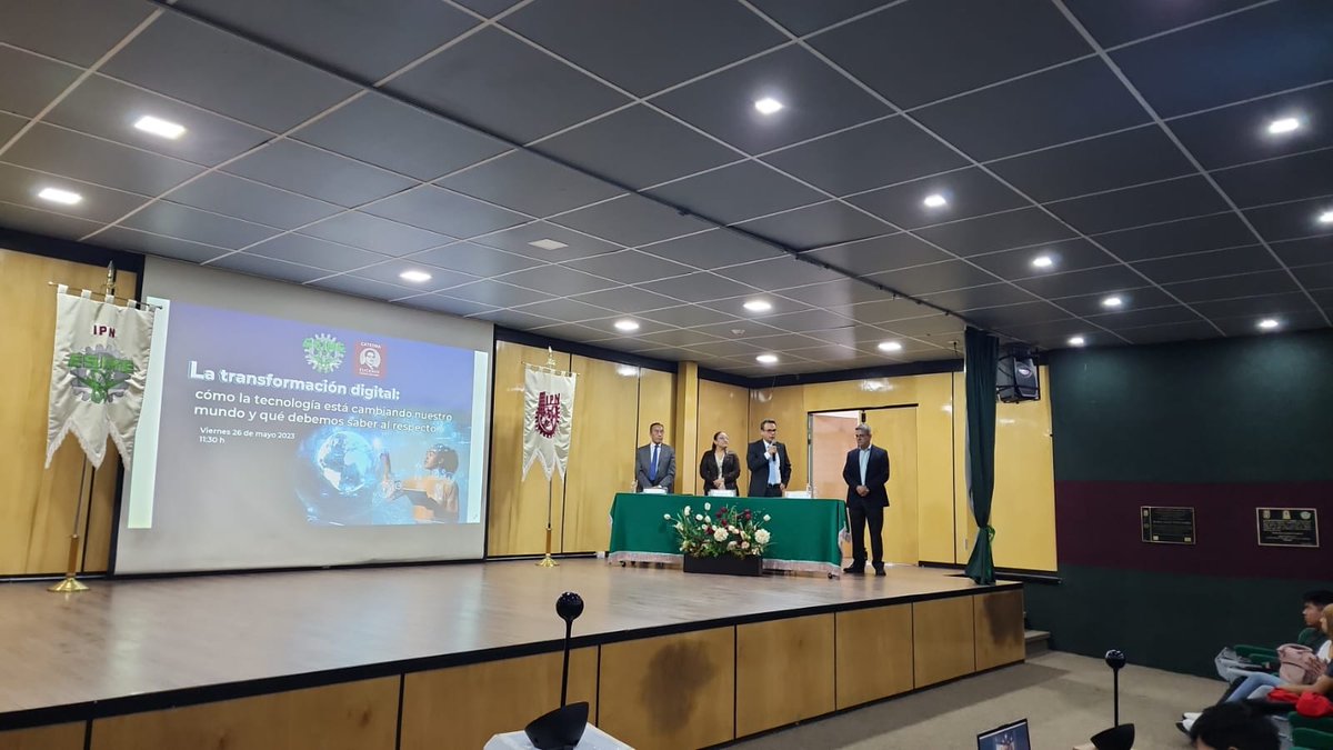 CatedraEMD's tweet photo. El día de hoy, como parte de las actividades de la #CEMD2023 se realizó la conferencia "La transformación digital: cómo la tecnología está cambiando nuestro mundo y que debemos saber al respecto"🌐🌎impartida por José Luis Peralta del @IFT_MX
Livestream en https://t.co/MX15IfWJXc https://t.co/6VyV9TNyQI