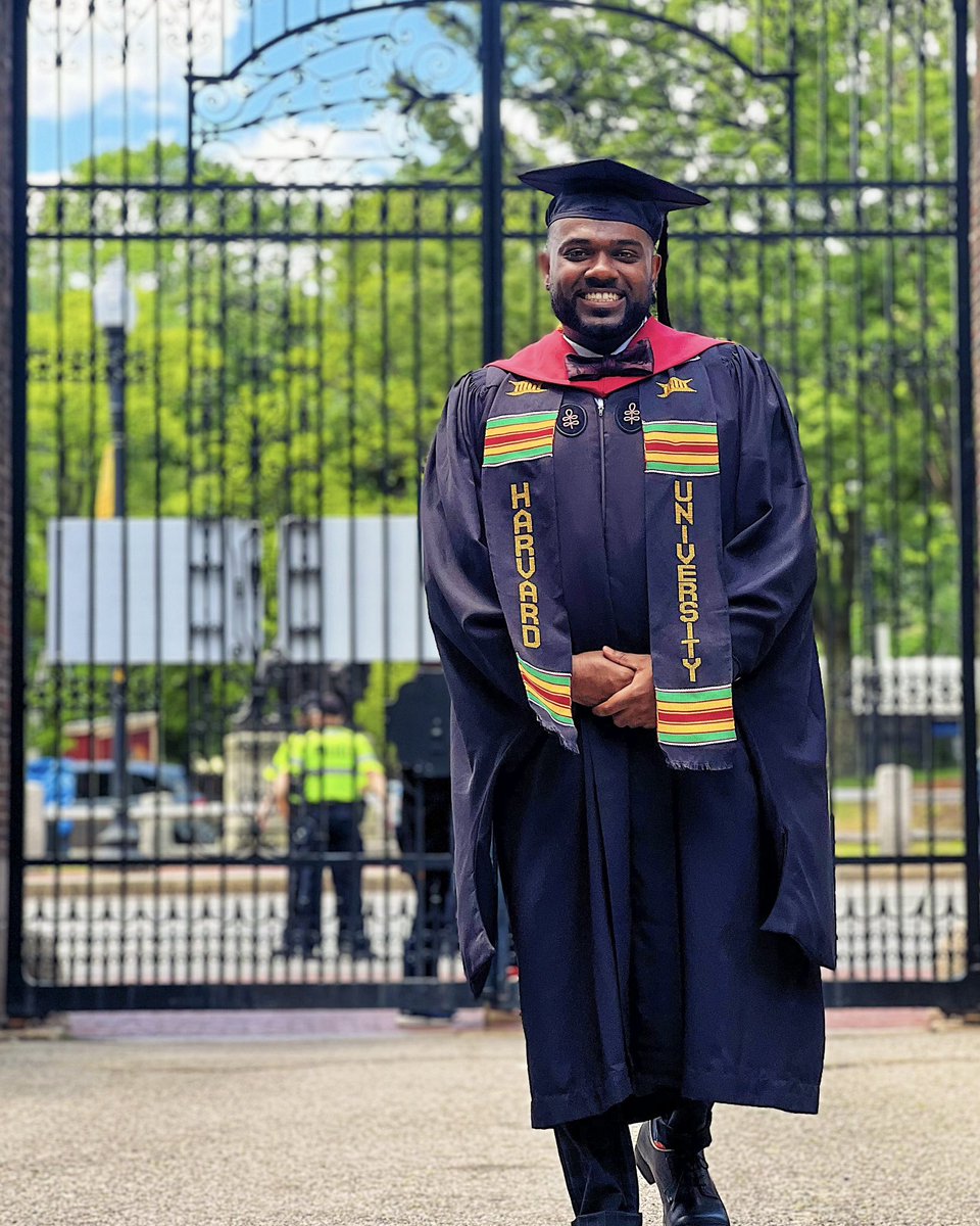 JayMD_Life's tweet image. This week culminates my journey at the @HarvardChanSPH. This would not be possible without the community that holds me up daily. Today, I am humbled to be a @Harvard and @HarvardCPL graduate, now with a Master of Public Health in Health Policy. 🎓 #TheBronxtoHarvard #HarvardGrad