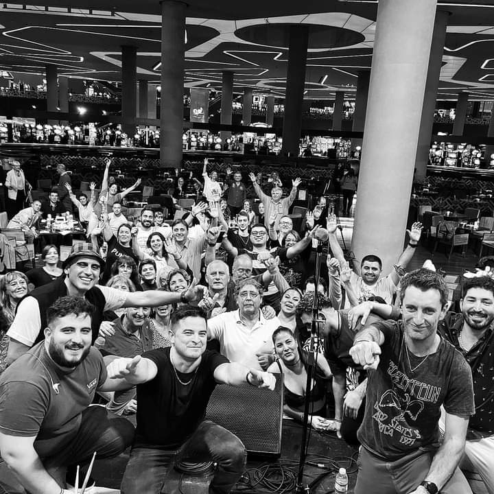 chinosuarezok's tweet photo. #Blackaudio #artist
#LBM10AÑOS 🎶💪 https://t.co/HYaxpPVQd3