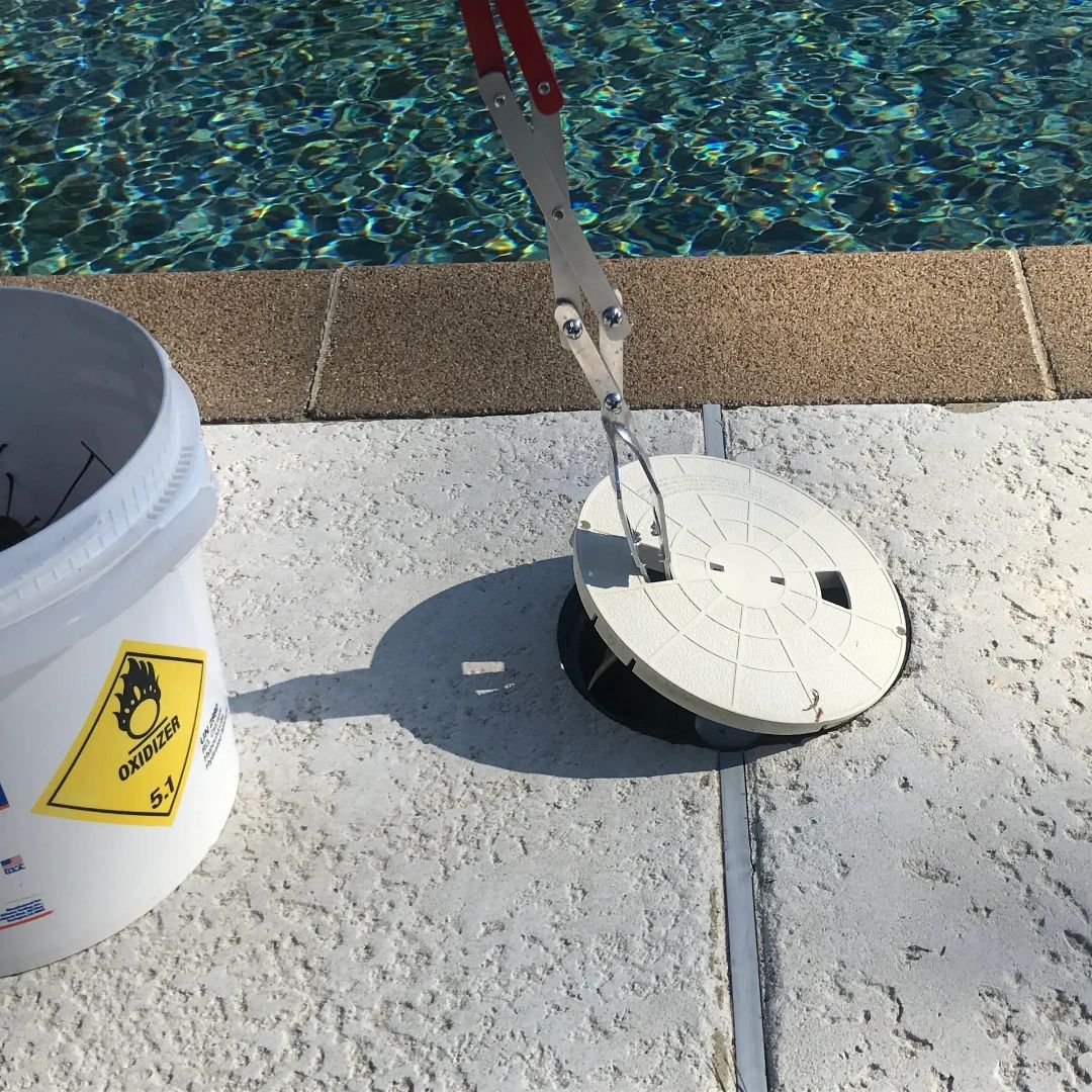 SwimPoolThings's tweet image. The Skim Buddy works with most major lid types and can easily grab baskets from inside, even if it doesn&apos;t have a handle! Quickly take off the lid, remove the debris, and even add chlorinated pucks or pods all without getting your hands dirty. Go to our website to get yours!